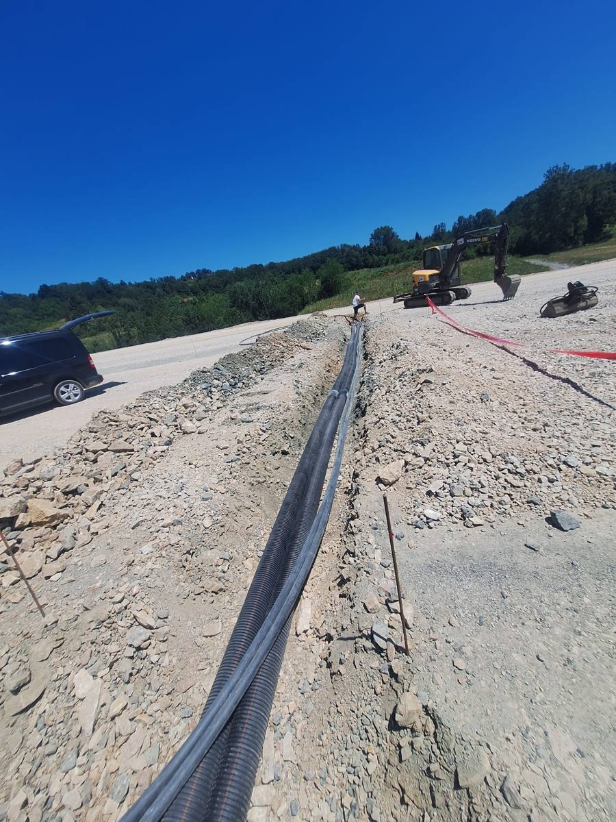 Polaganje cijevi u kanal